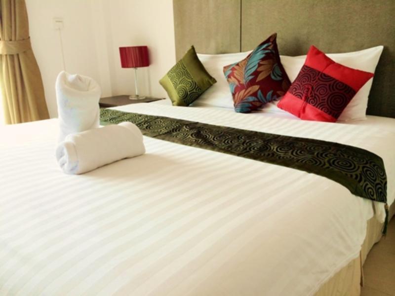 Bgw Phuket Hostel Patong Luaran gambar