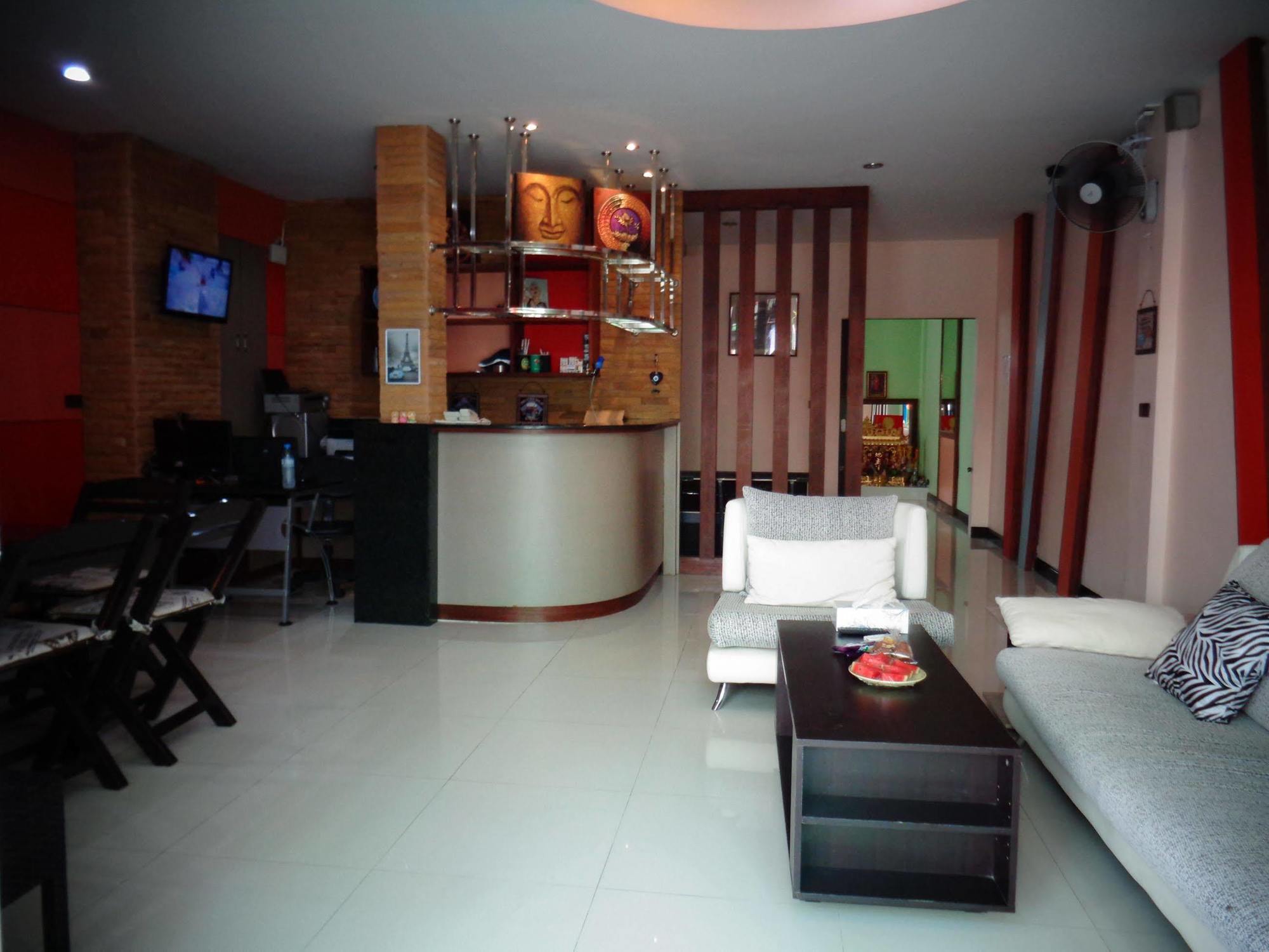 Bgw Phuket Hostel Patong Luaran gambar