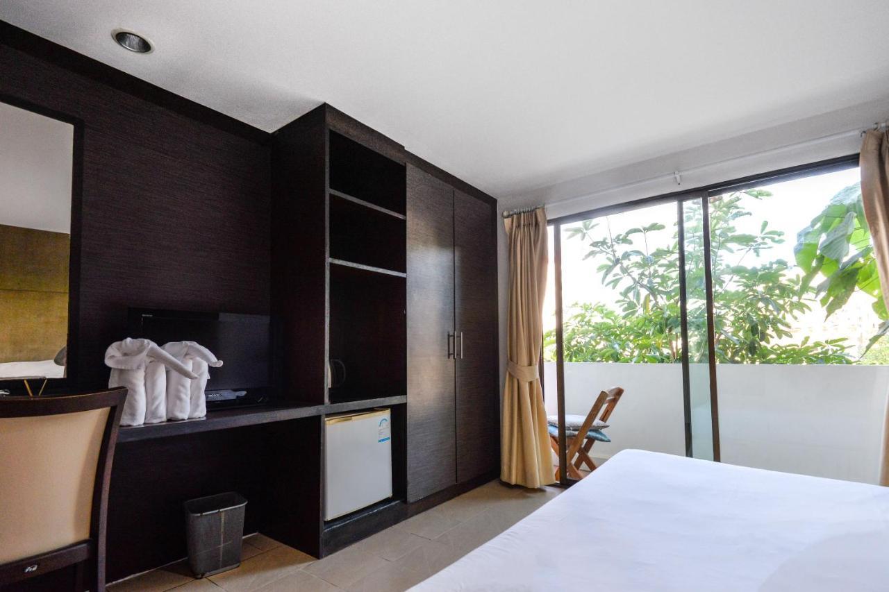 Bgw Phuket Hostel Patong Luaran gambar