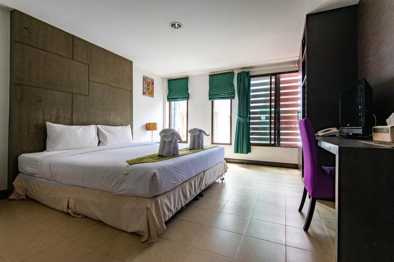 Bgw Phuket Hostel Patong Luaran gambar