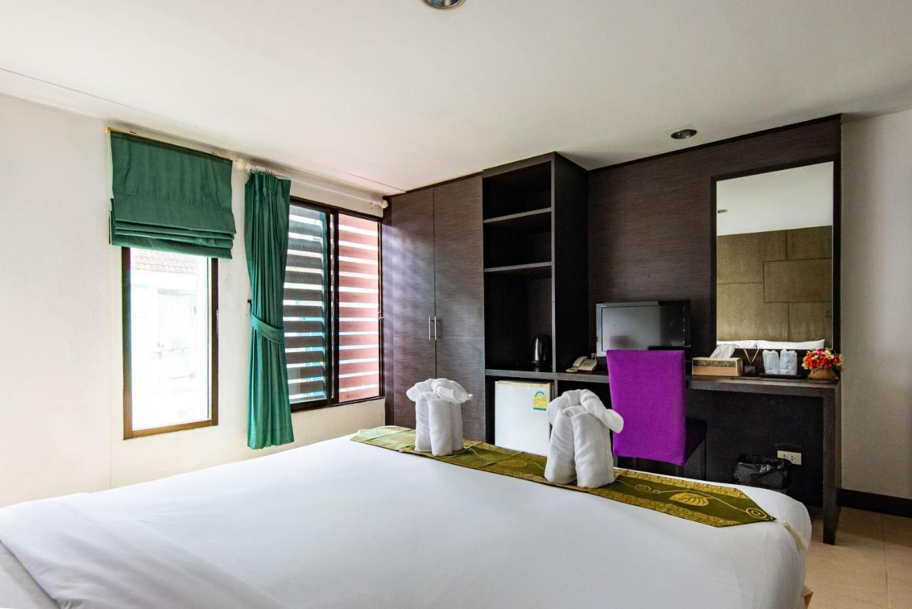 Bgw Phuket Hostel Patong Luaran gambar
